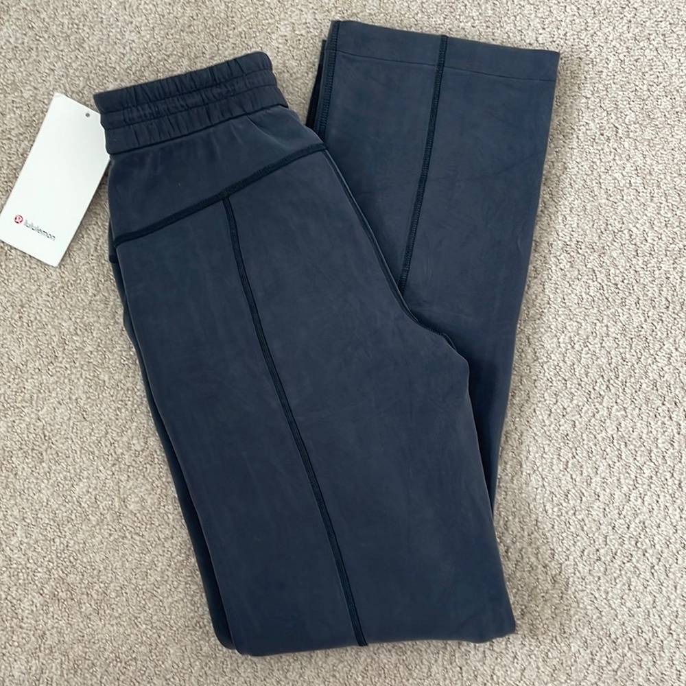 NWT Lululemon Softstreme High-Rise Pant Black Size 2 28”